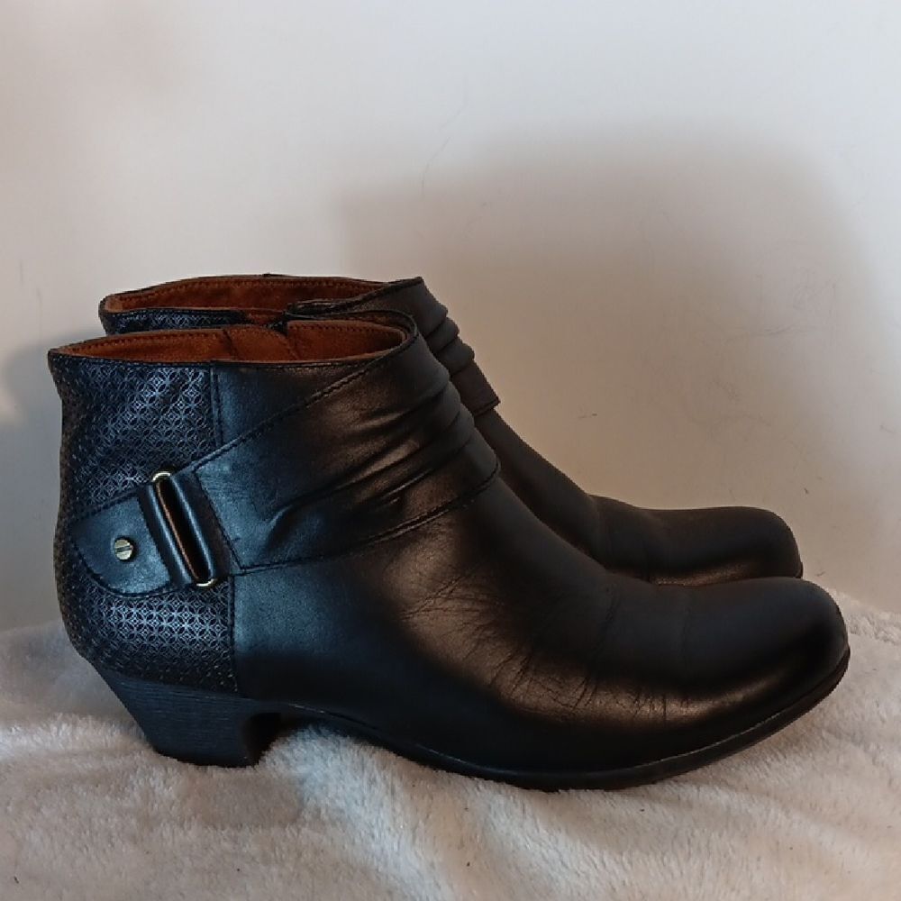 Rockport "Brynn" Black Leather Ankle Boots